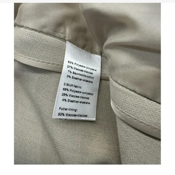 Women’s Akris Punto Pebbled Crepe Blazer and Pants Suit - Picture 3 of 10